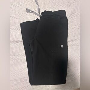 FIGS Skinny leg scrub pant the old yola